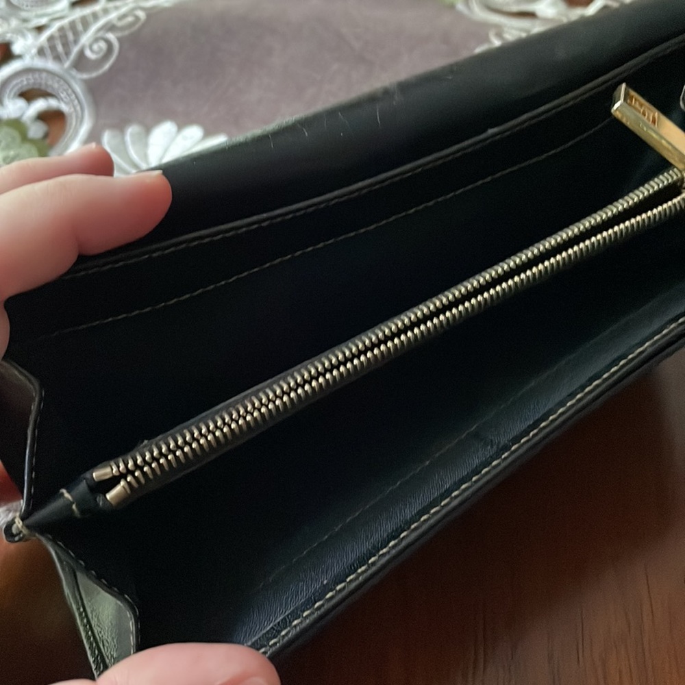 Beautiful Pequin Stripe Fendi Clutch Wallet - Picture 7 of 8